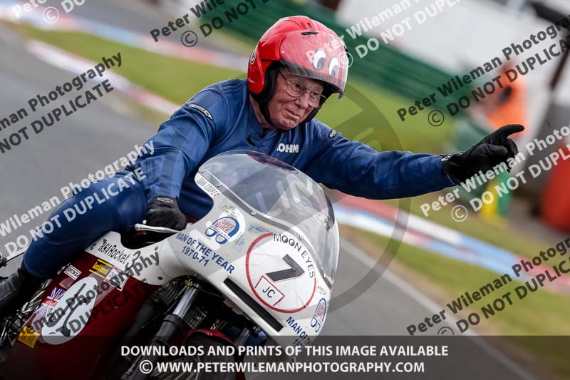 Vintage motorcycle club;eventdigitalimages;mallory park;mallory park trackday photographs;no limits trackdays;peter wileman photography;trackday digital images;trackday photos;vmcc festival 1000 bikes photographs